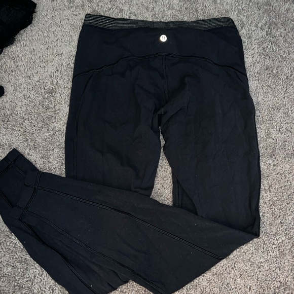 Black with gold accent Lululemon leggings - Picture 4 of 5